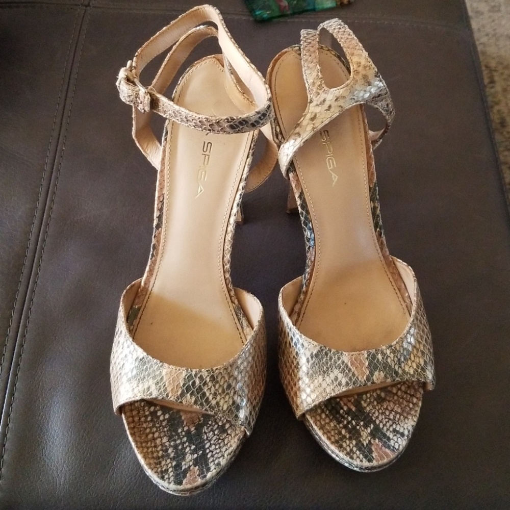 Authentic Via Spiga heels size 8